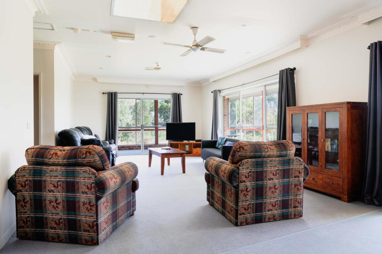 Tarcutta Retreat Villa ภายนอก รูปภาพ